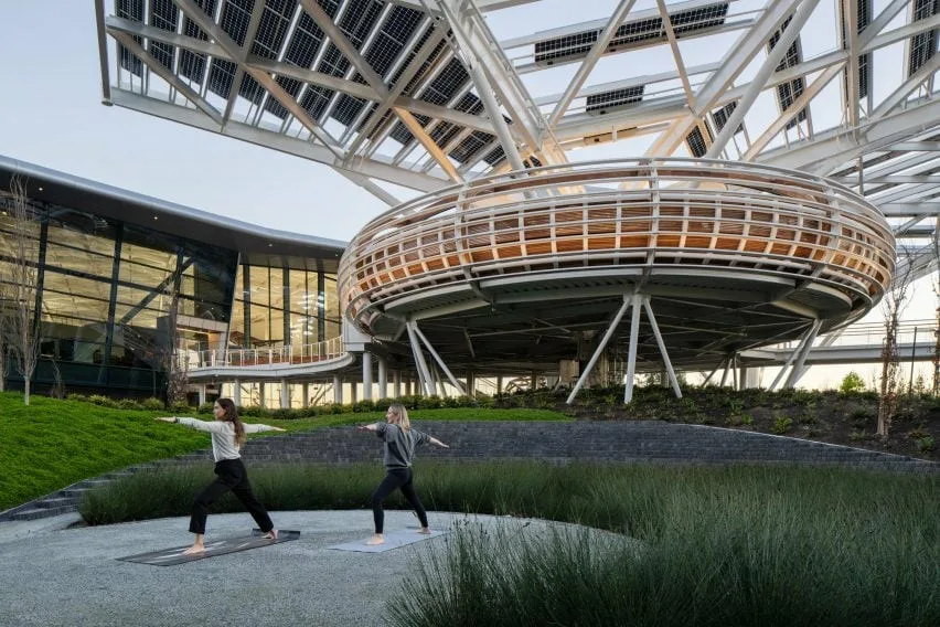 BIM建筑|英伟达建造光伏板树状网格工作空间