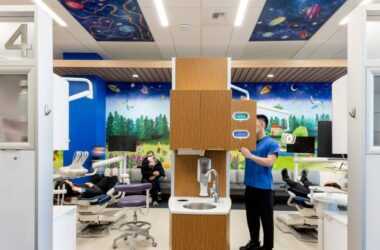 BIM建筑|NBBJ设计西雅图儿科诊所-BIM建筑网