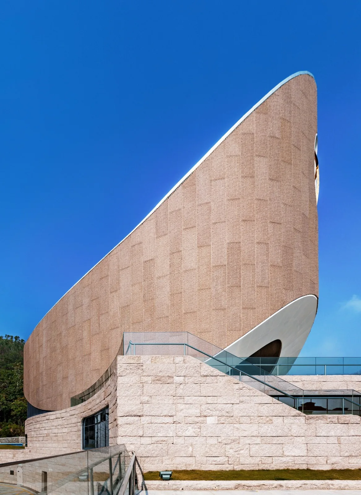 BIM建筑|巨龙山教堂 / INUCE • Dirk U. Moench
