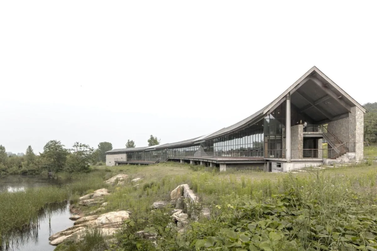BIM建筑|驻龙山游客中心 / Aurelien Chen