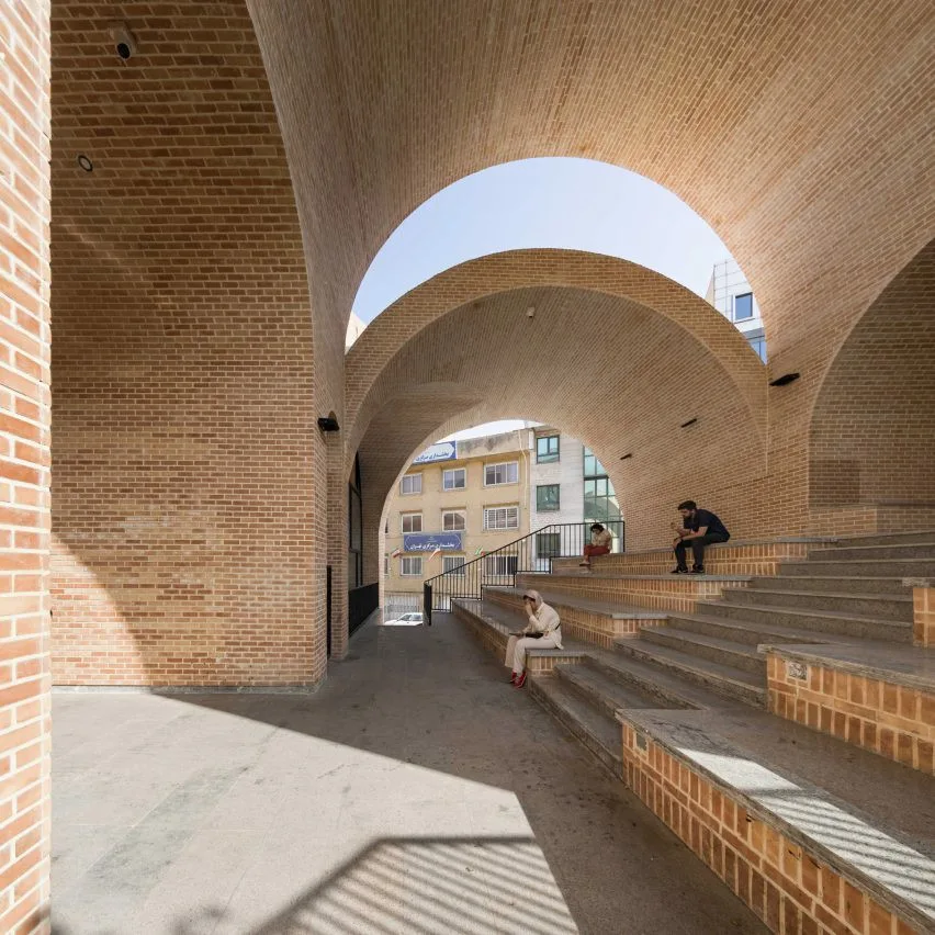 BIM建筑|KA工作室为德黑兰地铁站设计砖拱顶