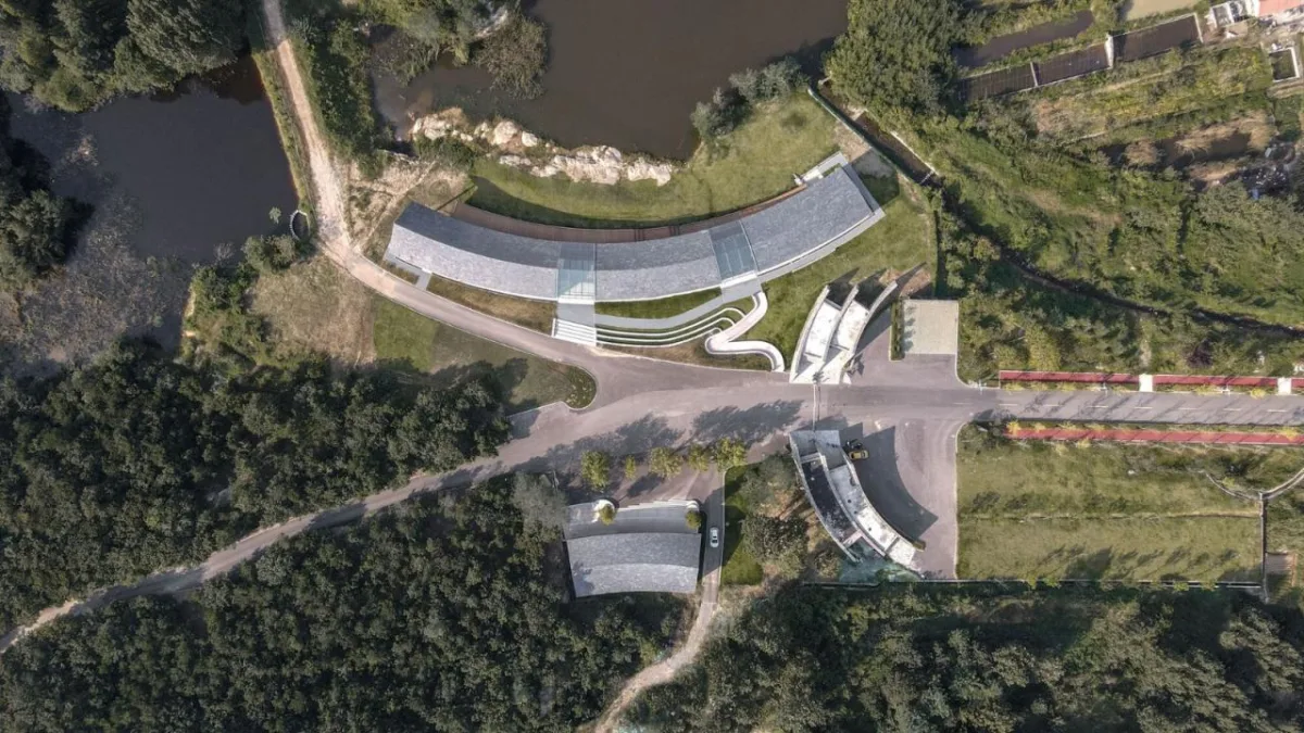 BIM建筑|驻龙山游客中心 / Aurelien Chen