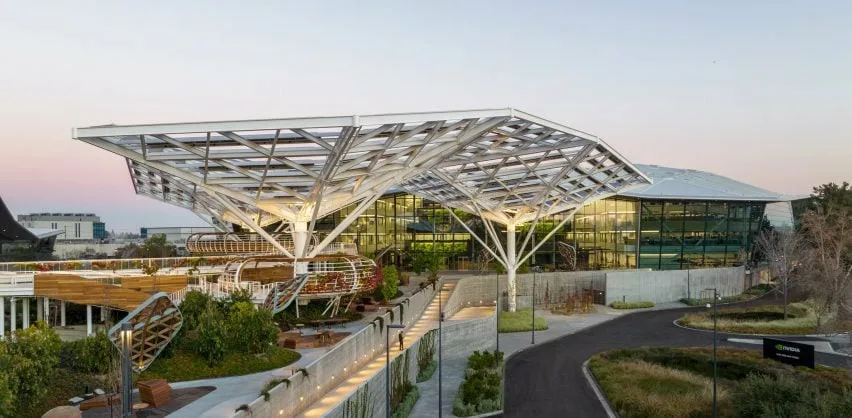 BIM建筑|英伟达建造光伏板树状网格工作空间