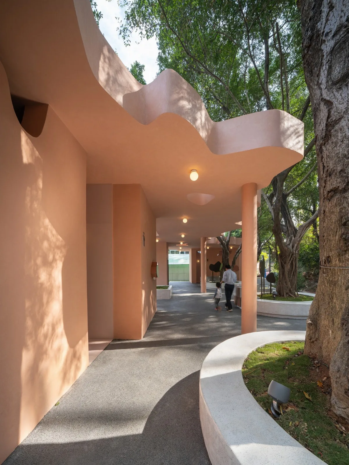 BIM建筑|绯影.驿站：石芽岭公园配套 / Studio 10