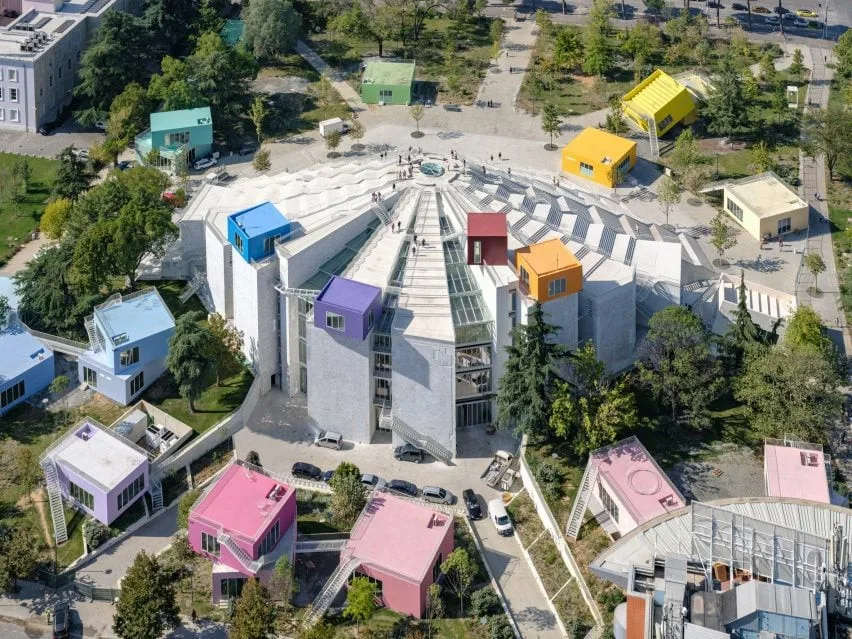 BIM建筑|地拉那“金字塔”重新开放
