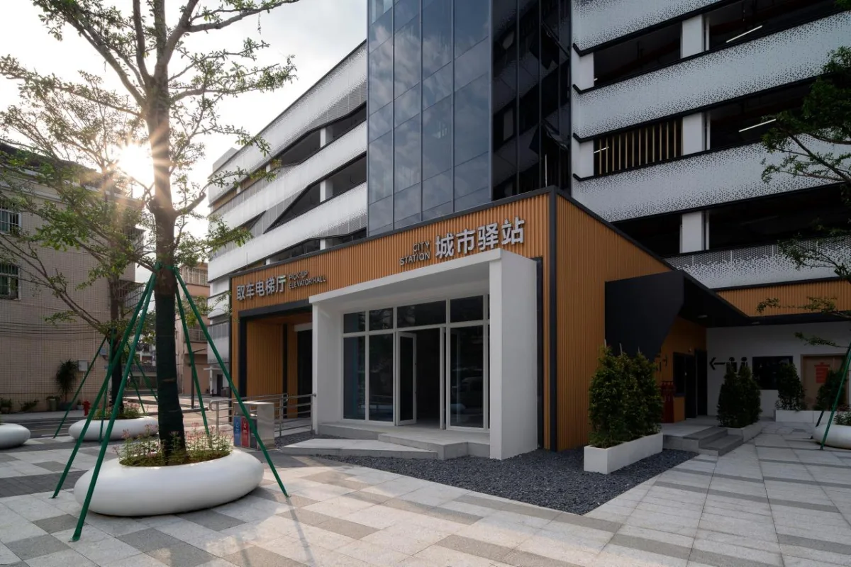 BIM建筑|洪梅镇中心区停车楼：小镇“边角地”的重生 / 森磊国际