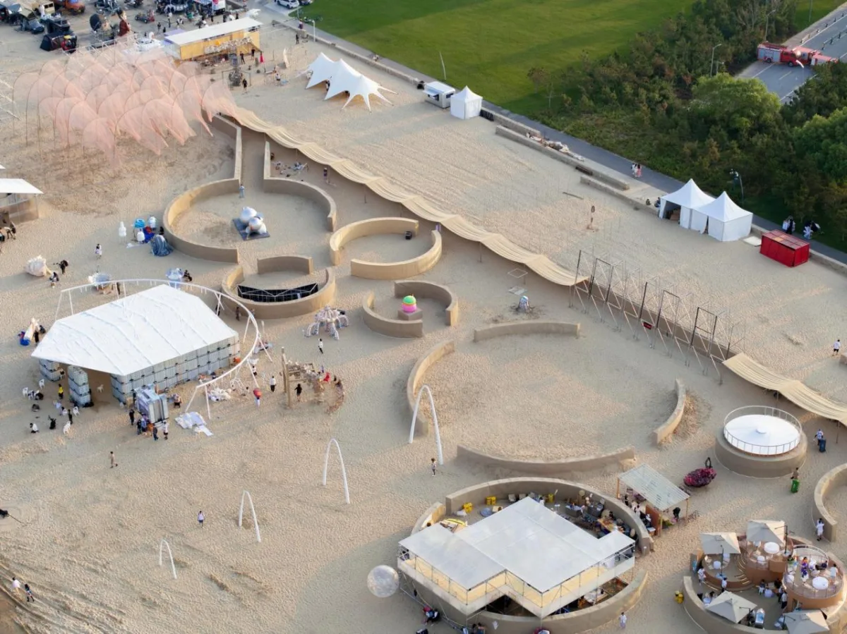 BIM建筑|候鸟沙城 ：“2024阿那亚戏剧节”新作 / 马岩松