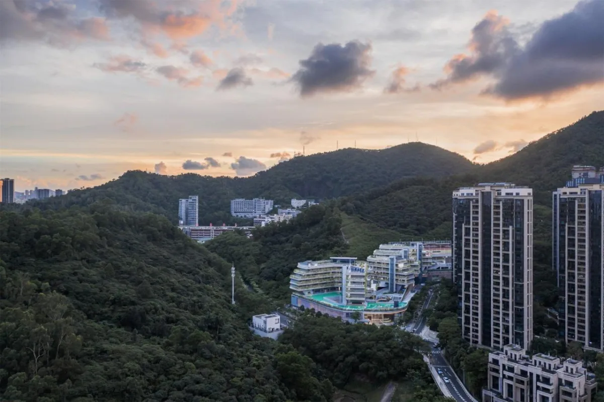 BIM建筑|“上山”校园：深圳福田实验教育集团侨香学校·北校区 / 申都设计