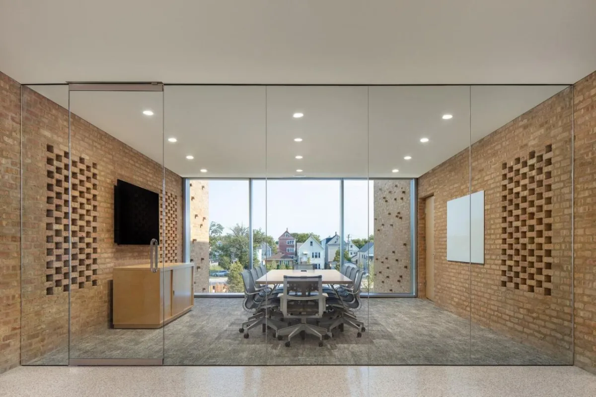 BIM建筑|芝加哥公园区总部和体育馆 / John Ronan Architects
