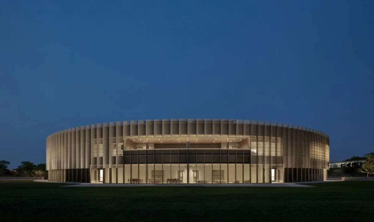 BIM建筑|芝加哥公园区总部和体育馆 / John Ronan Architects