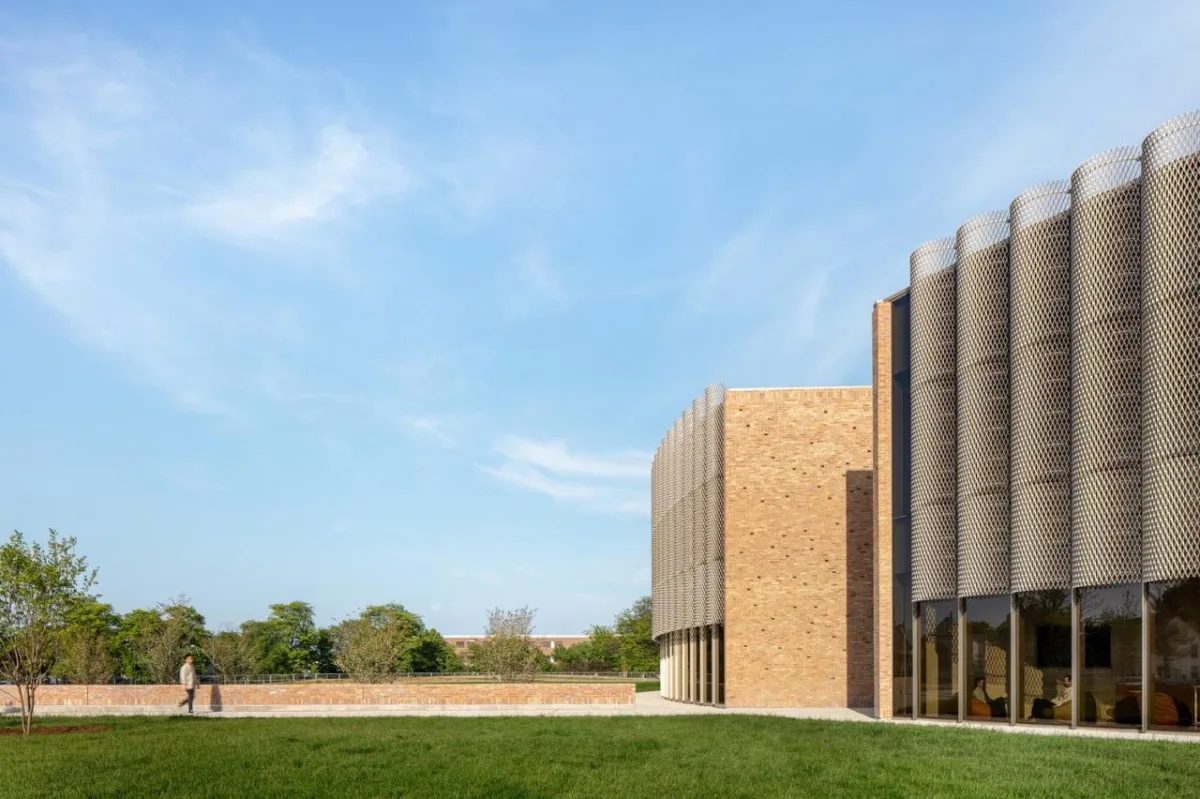 BIM建筑|芝加哥公园区总部和体育馆 / John Ronan Architects