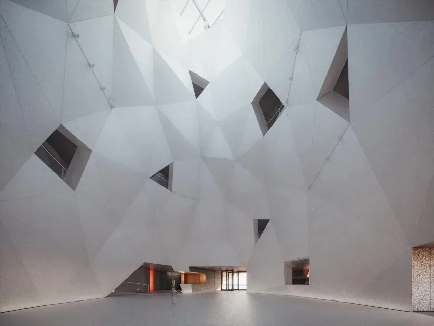 BIM建筑|开放建筑工作室设计“外星外观”太空博物馆