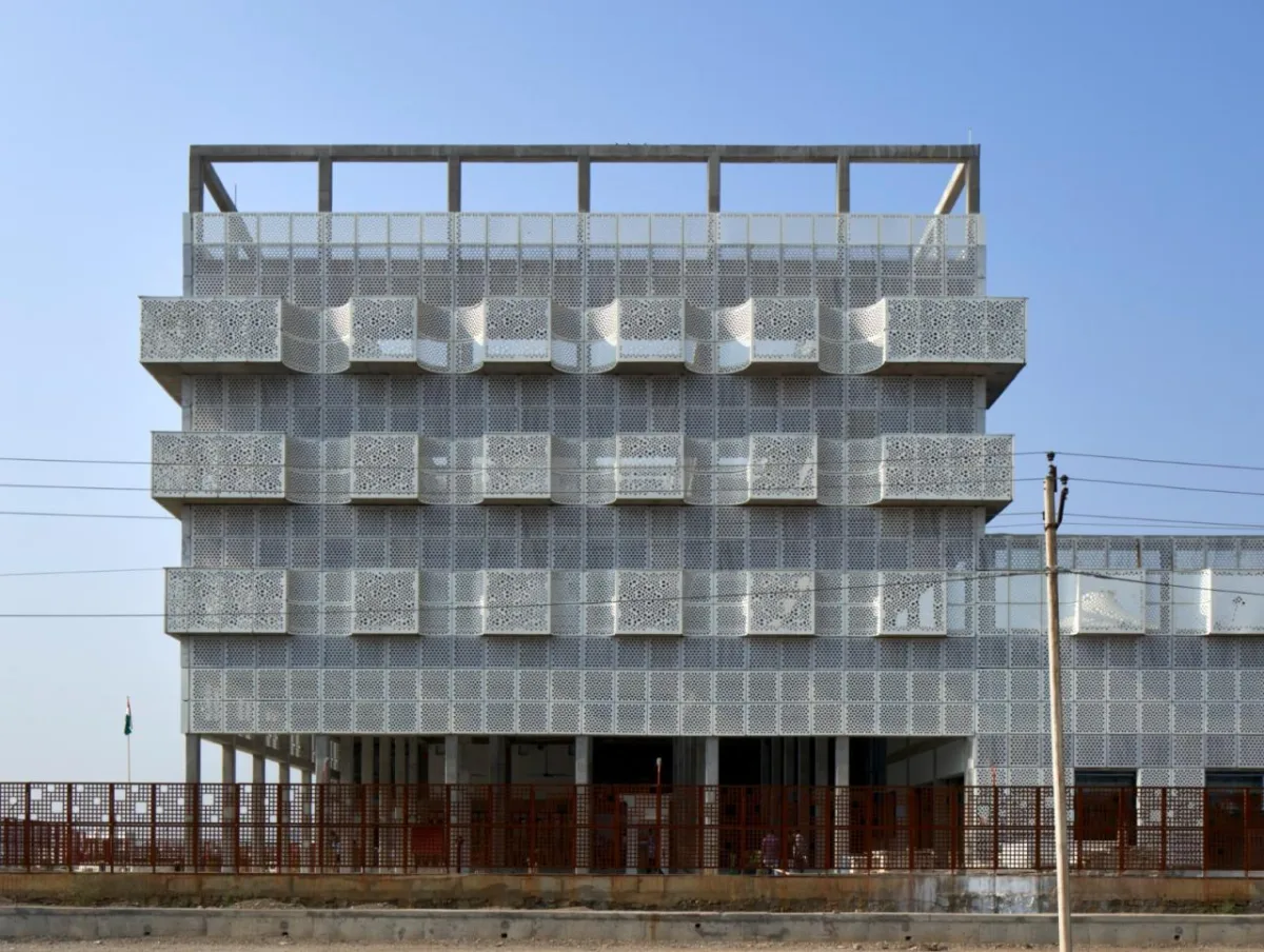 BIM建筑|第三空间文化学习中心 / Studio Saar