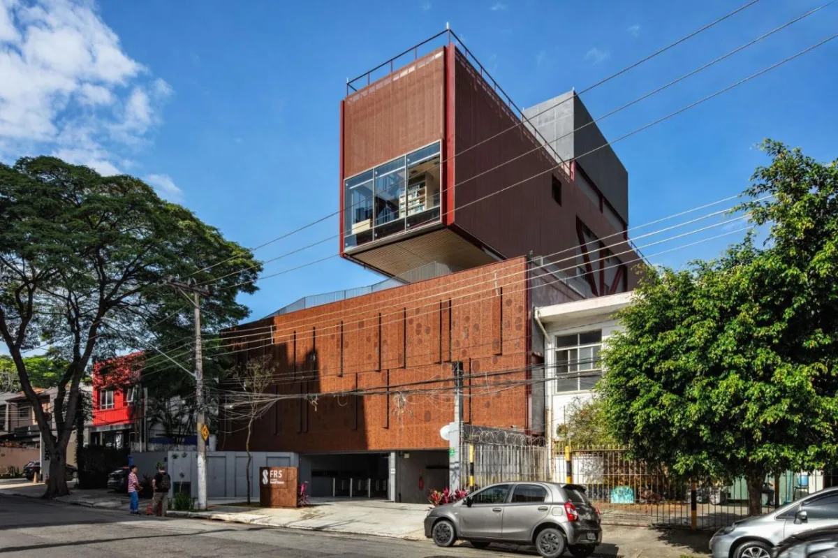 BIM建筑|鲁道夫斯坦纳大学 / Biselli Katchborian Arquitetos