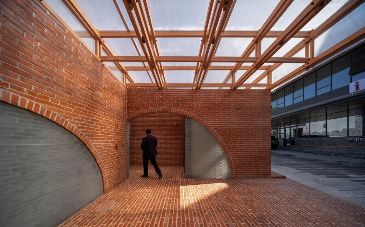 BIM建筑|留坝老街红砖公厕 / 尌林建筑设计事务所