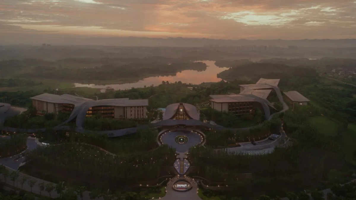 BIM建筑|“龙脊”- 地中海黑龙滩度假酒店 / AIM ARCHITECTURE