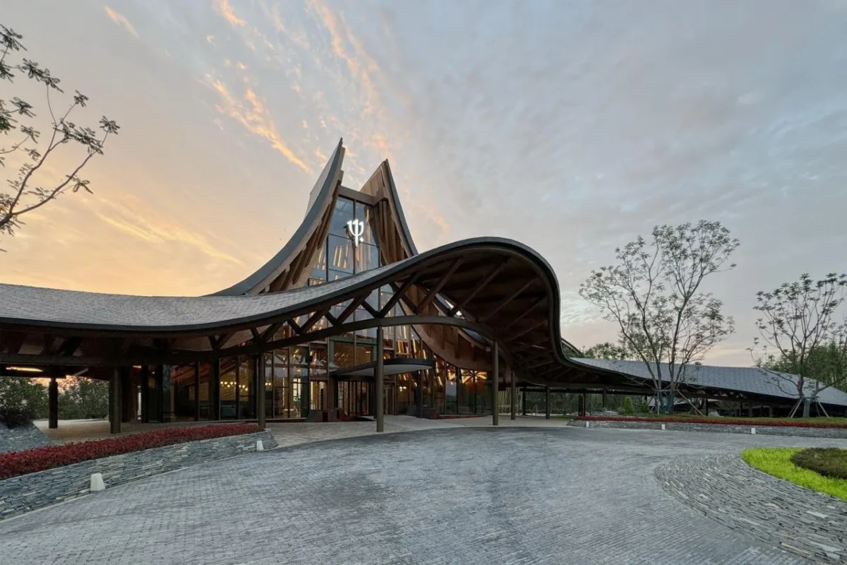 BIM建筑|“龙脊”- 地中海黑龙滩度假酒店 / AIM ARCHITECTURE
