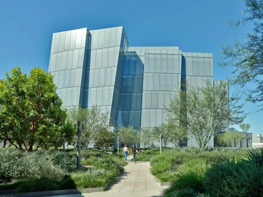 BIM建筑|盖里为华纳兄弟公司扩建总部