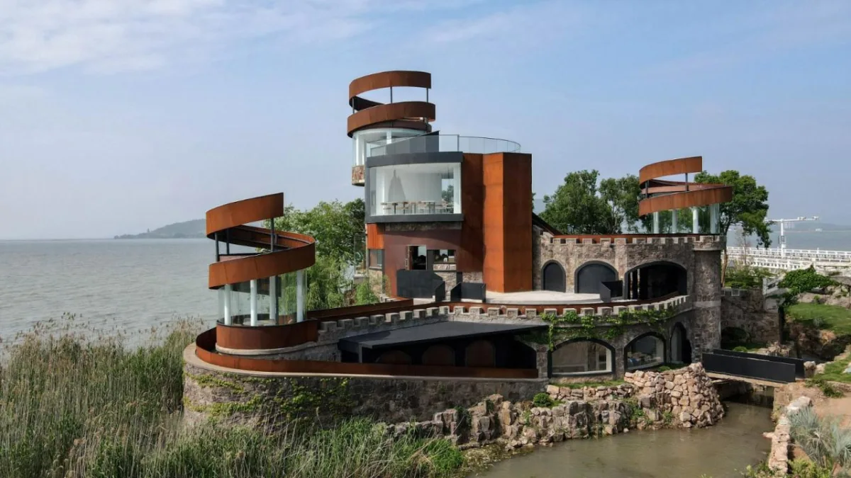 BIM建筑|太湖度假区凤凰台改造 / 平介设计