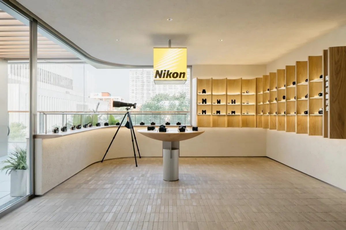 BIM建筑|尼康直营店·北京三里屯太古里店 / Lukstudio芝作室