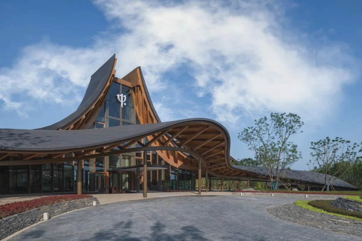 BIM建筑|“龙脊”- 地中海黑龙滩度假酒店 / AIM ARCHITECTURE