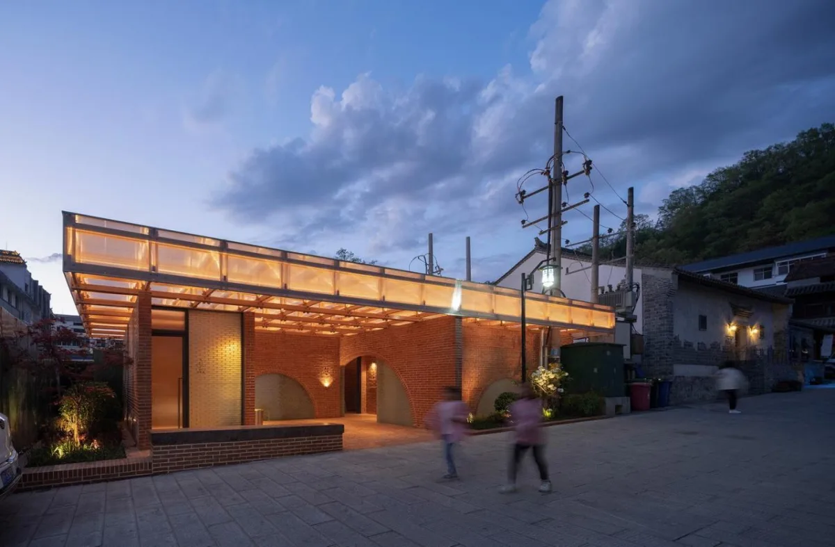 BIM建筑|留坝老街红砖公厕 / 尌林建筑设计事务所