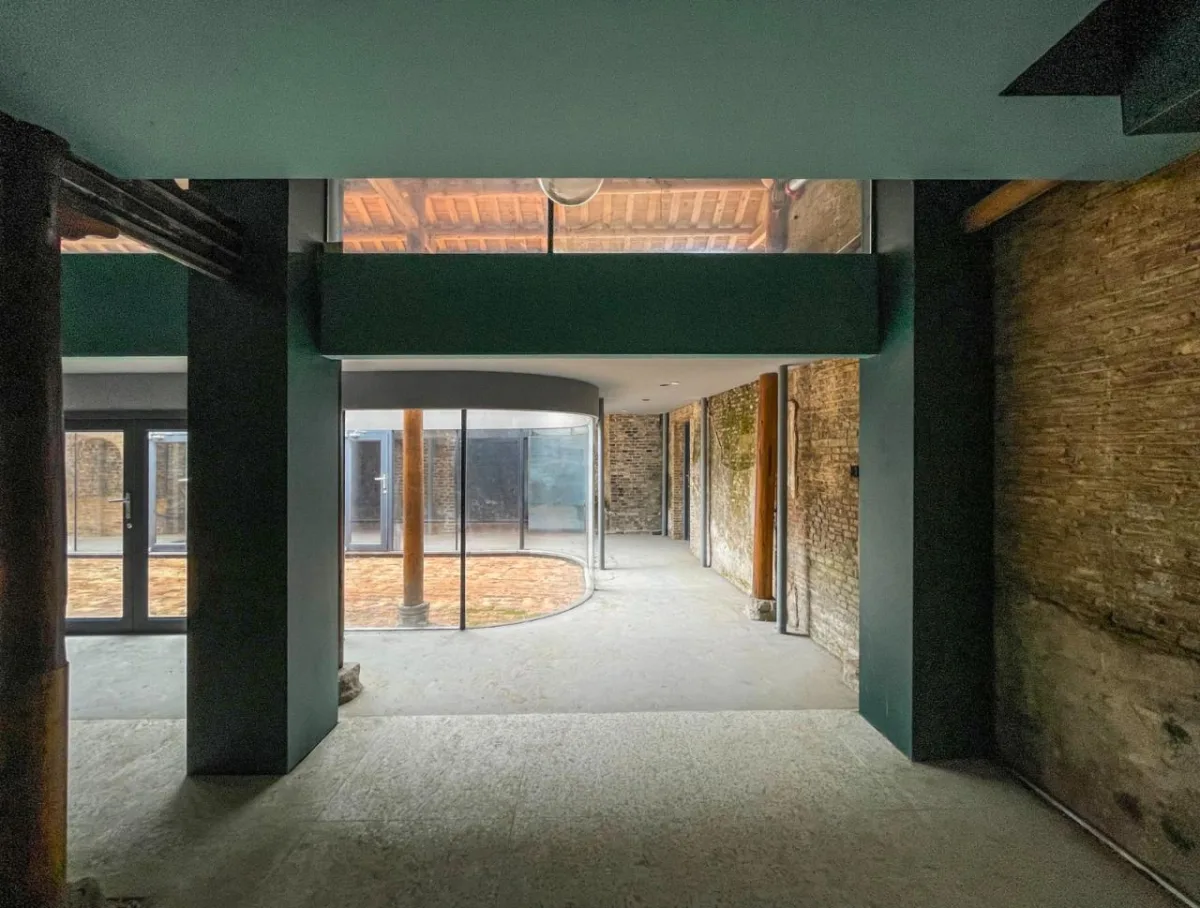 BIM建筑|烟筒插建院 / 刘克成设计工作室 + 众建筑