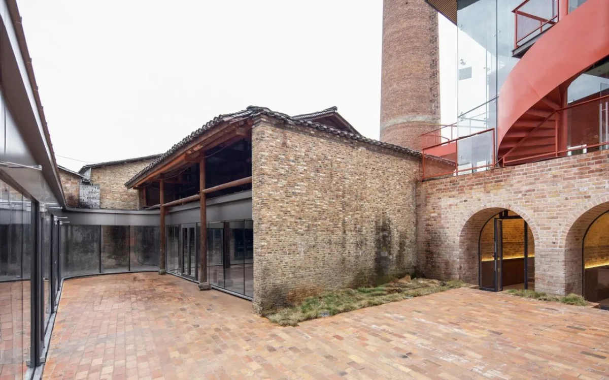 BIM建筑|烟筒插建院 / 刘克成设计工作室 + 众建筑