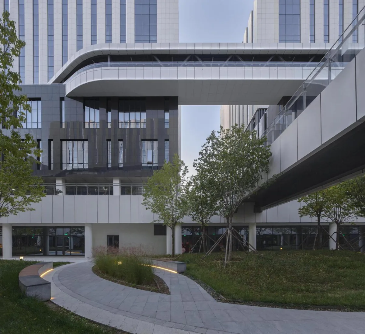 BIM建筑|北京亦庄细胞治疗研发中试基地 / 北京市工业设计研究院