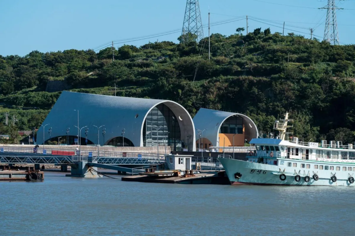 BIM建筑|虾峙客运站 / 致正建筑工作室