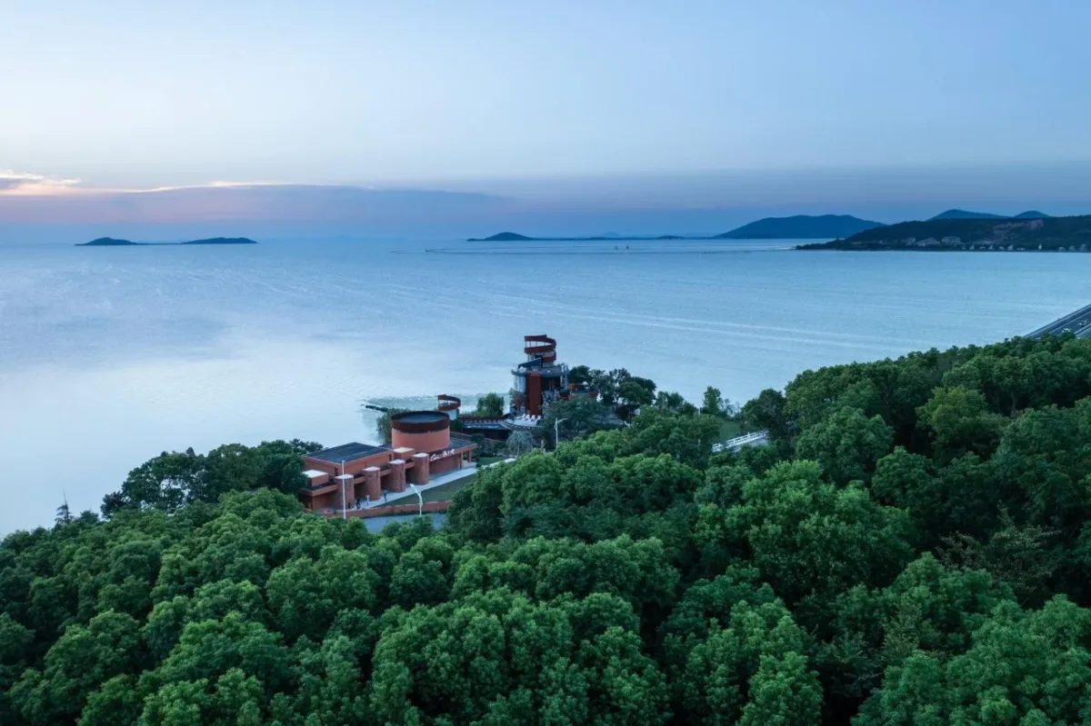 BIM建筑| 长沙岛橘子湾民宿 / 平介设计