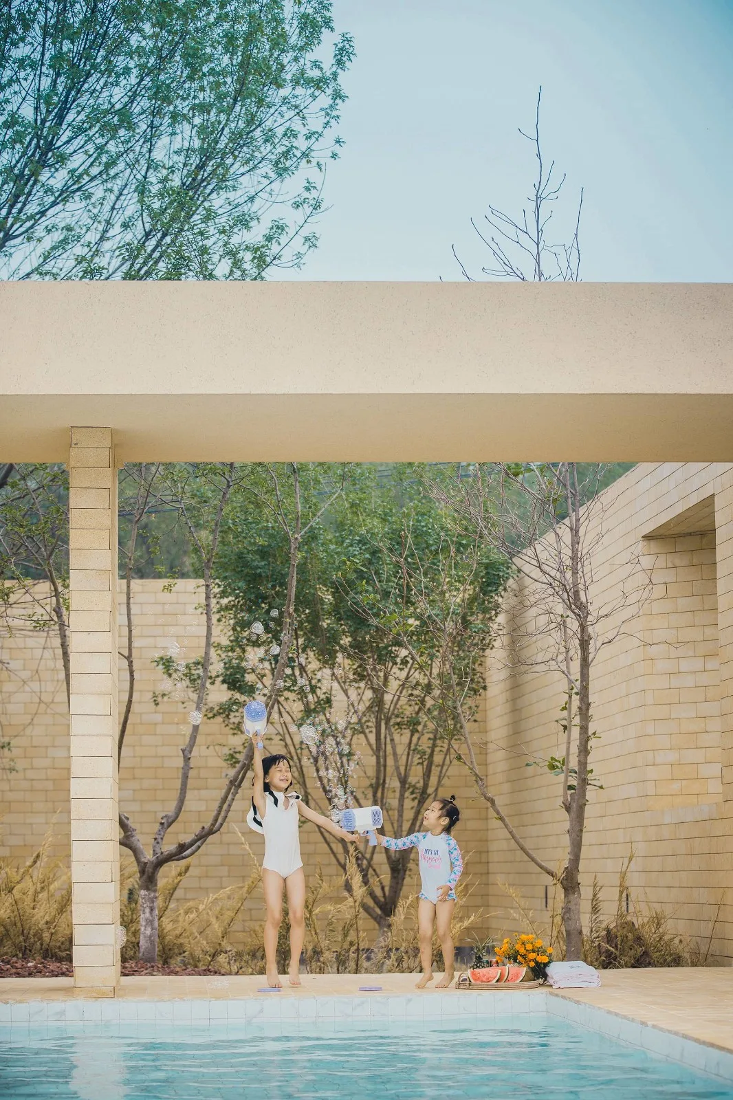 BIM建筑|ARVO 16：30酒店: 接住光影草木的城堡 / 大料建筑