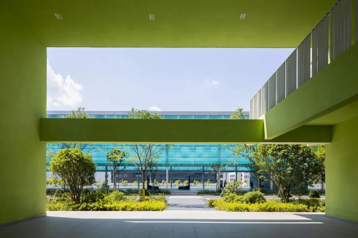 BIM建筑|南山五福堂高级中学 / 小写建筑