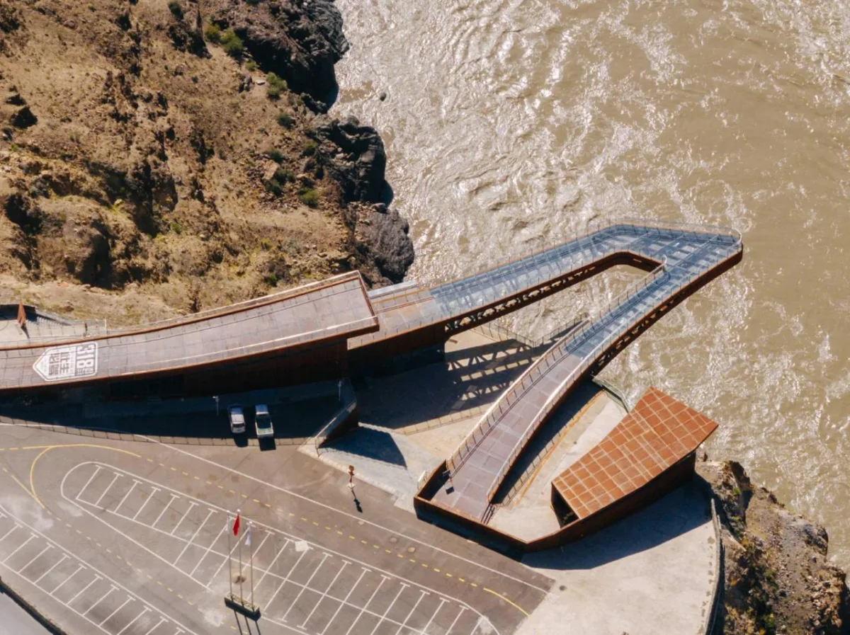 BIM建筑|西藏•怒江72拐大峡谷景区 / 小隐建筑事务所