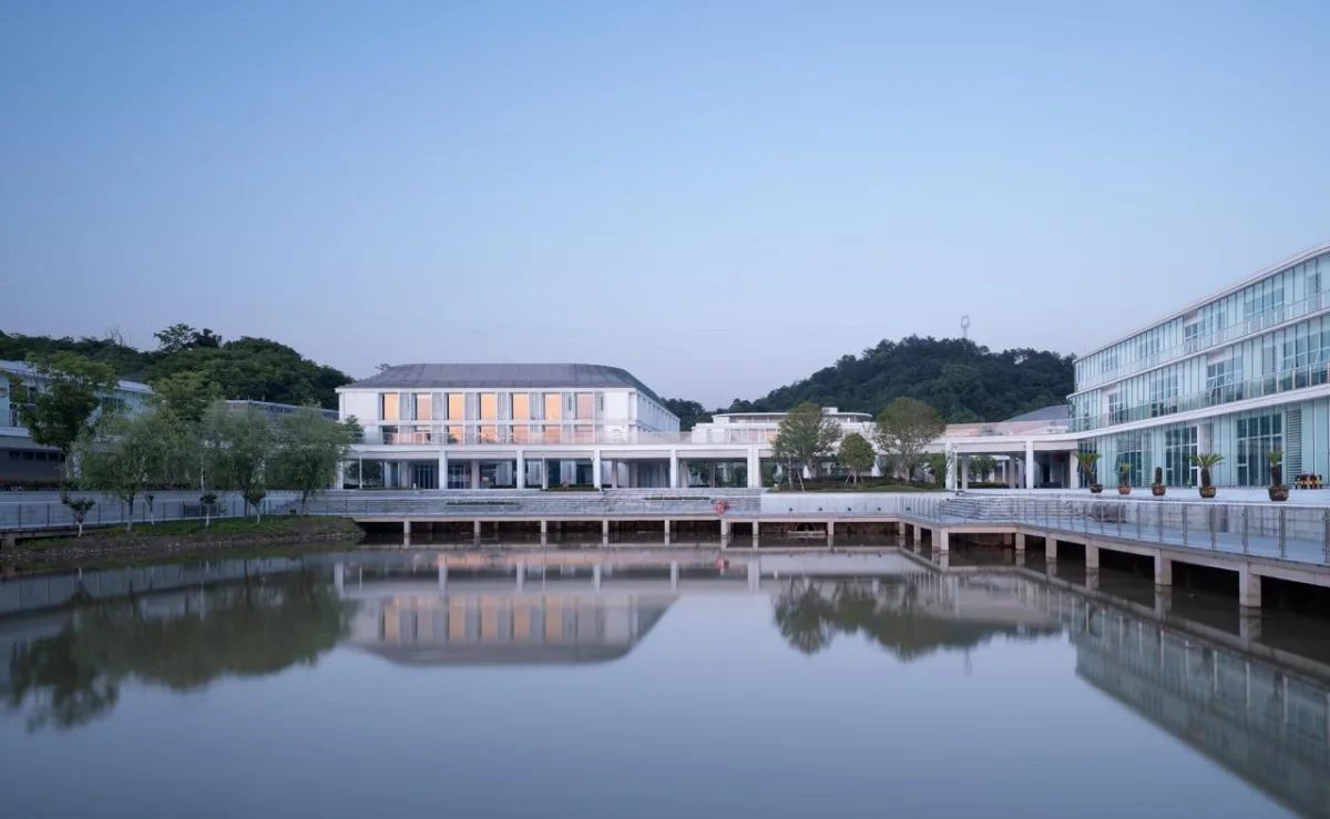 BIM建筑|山水疗愈，身心宜居：杭州市第一社会福利院 / 浙江大学建筑设计研究院