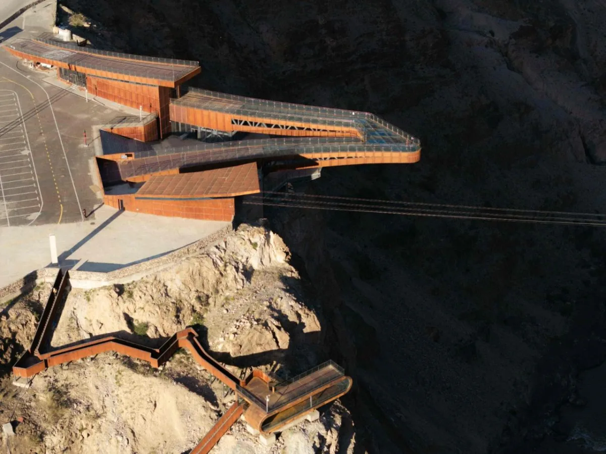 BIM建筑|西藏•怒江72拐大峡谷景区 / 小隐建筑事务所