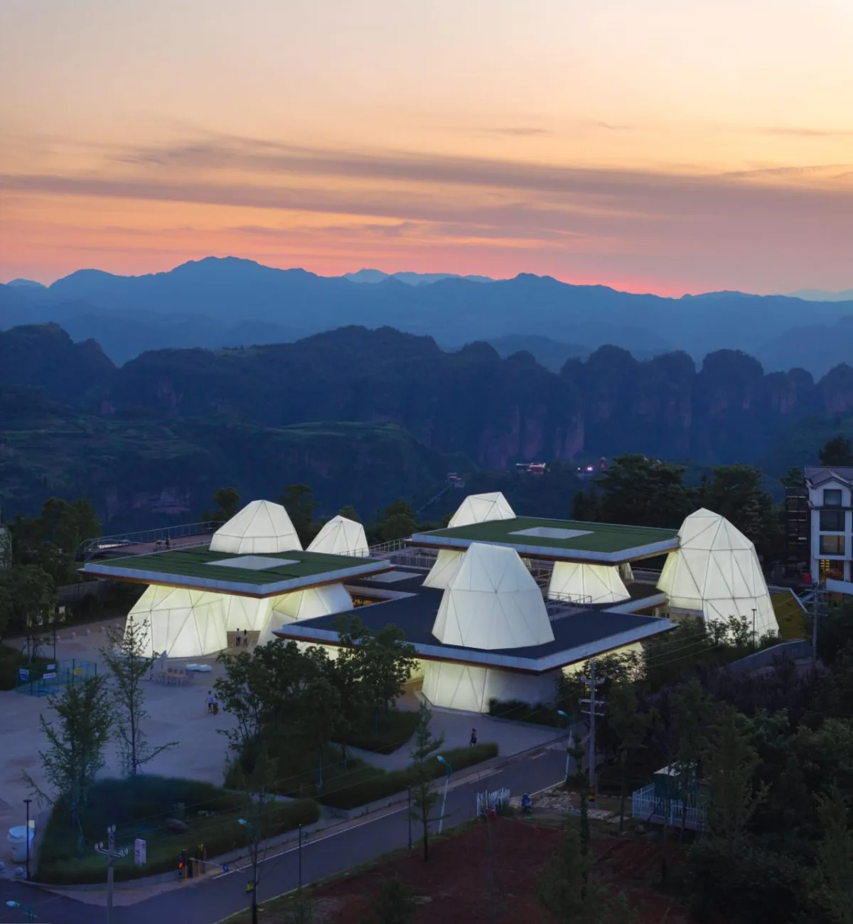 BIM建筑|相遇在山间：下岩贝景区云峰十二重 / 朱培栋-line+建筑事务所