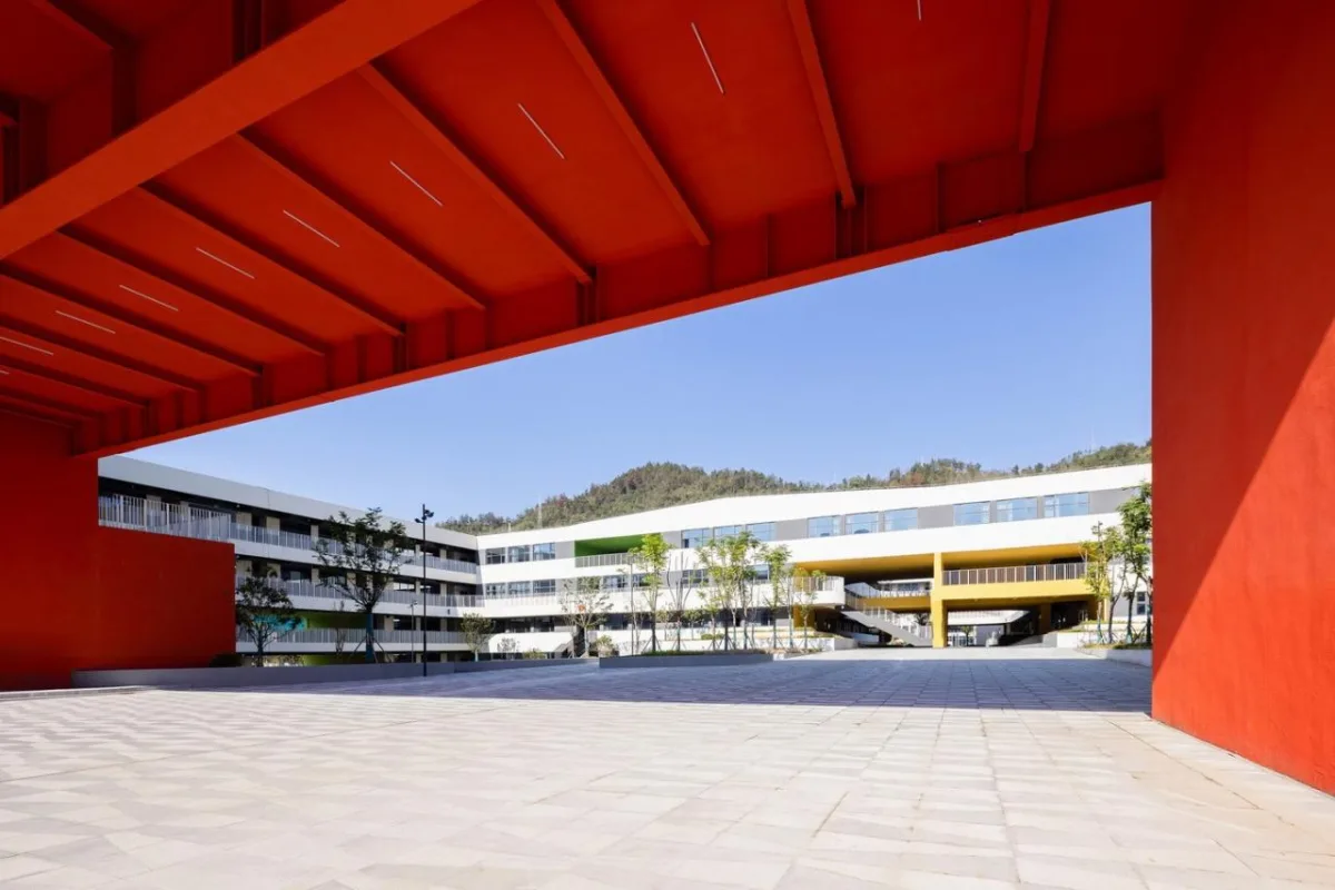 BIM建筑|南山五福堂高级中学 / 小写建筑