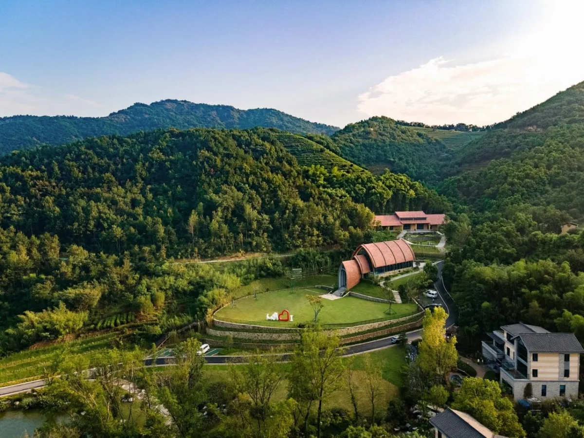 BIM建筑|枕山栖谷，虎凹慢时光：庐江县柯坦镇虎凹欢乐茶谷 / 中铁合肥建筑市政工程设计研究院有限公司