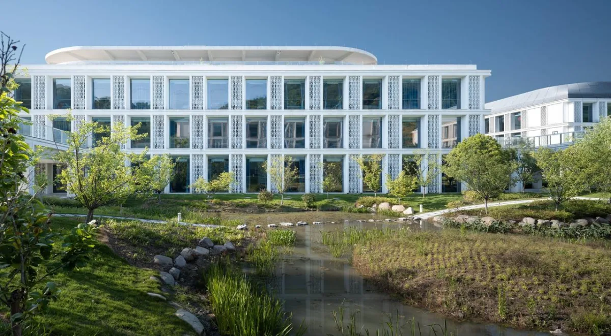 BIM建筑|山水疗愈，身心宜居：杭州市第一社会福利院 / 浙江大学建筑设计研究院