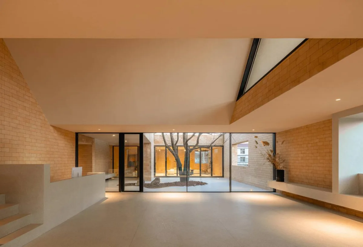 BIM建筑|ARVO 16：30酒店: 接住光影草木的城堡 / 大料建筑