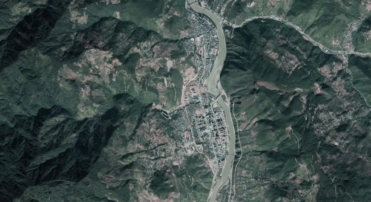 BIM建筑|怒江大峡谷先锋书店 / 迹·建筑事务所 (TAO)