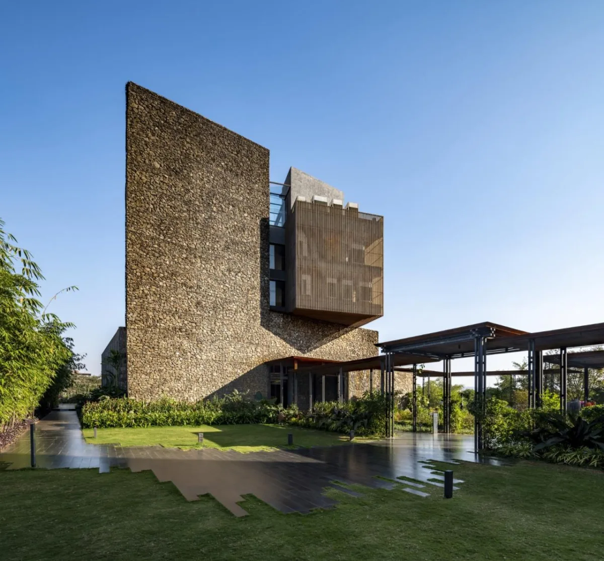 BIM建筑|雷迪森度假酒店及水疗中心 / Malik Architecture