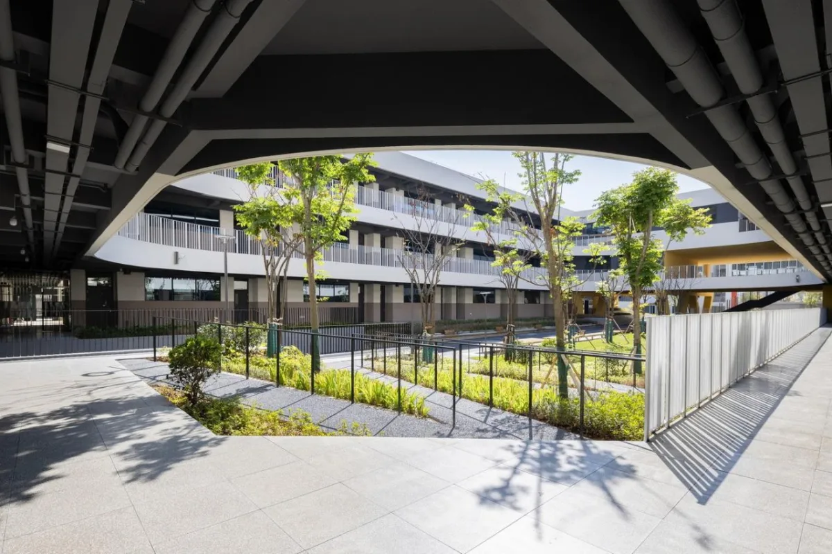 BIM建筑|南山五福堂高级中学 / 小写建筑