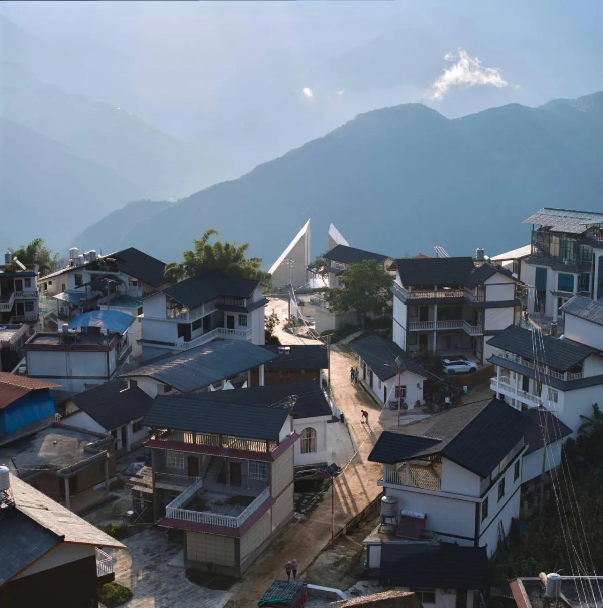 BIM建筑|怒江大峡谷先锋书店 / 迹·建筑事务所 (TAO)