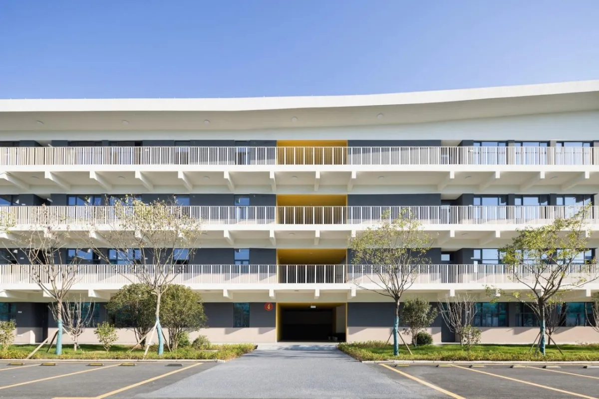 BIM建筑|南山五福堂高级中学 / 小写建筑
