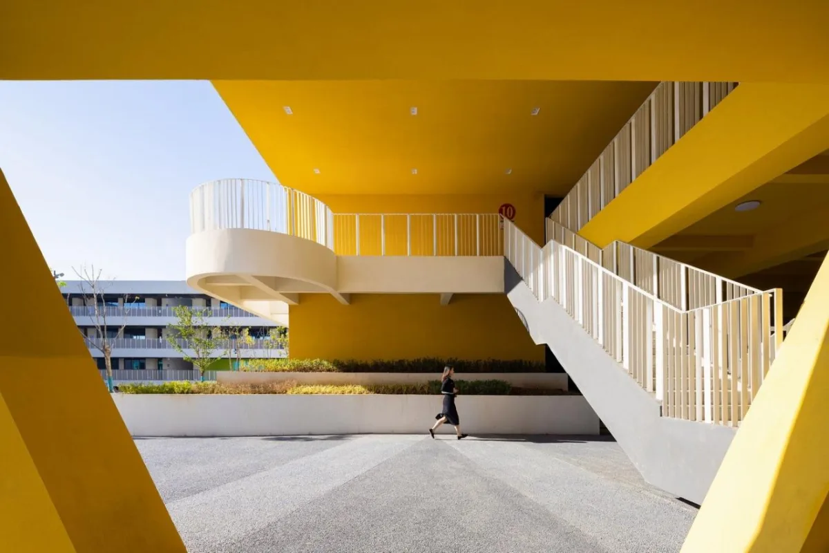 BIM建筑|南山五福堂高级中学 / 小写建筑