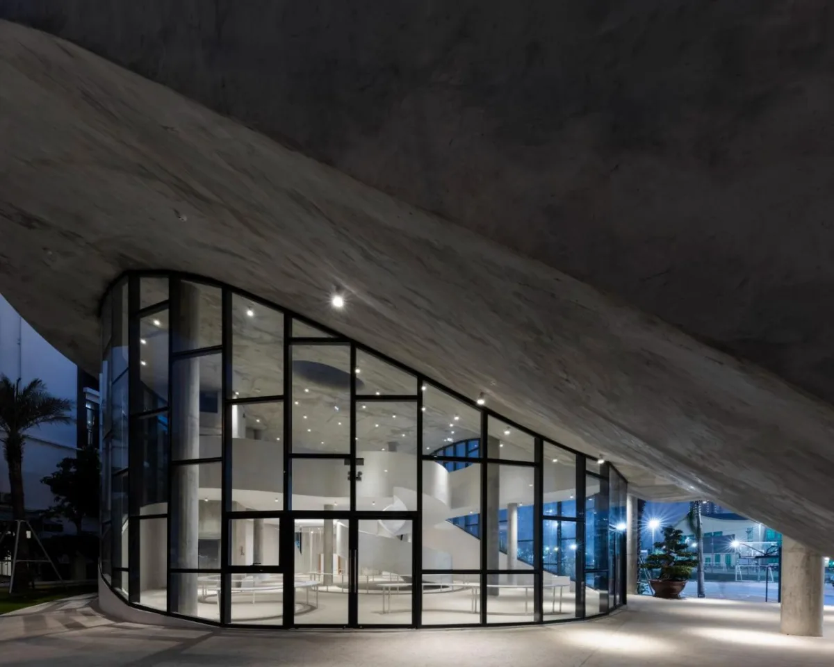 BIM建筑|朔特拉艺术展览中心 / Ho Khue Architects