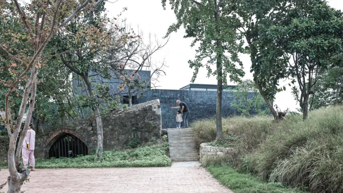 BIM建筑|“釉”织新旧，黄龙山·紫砂矿源展示馆 / 东南大学建筑学院+旭可建筑