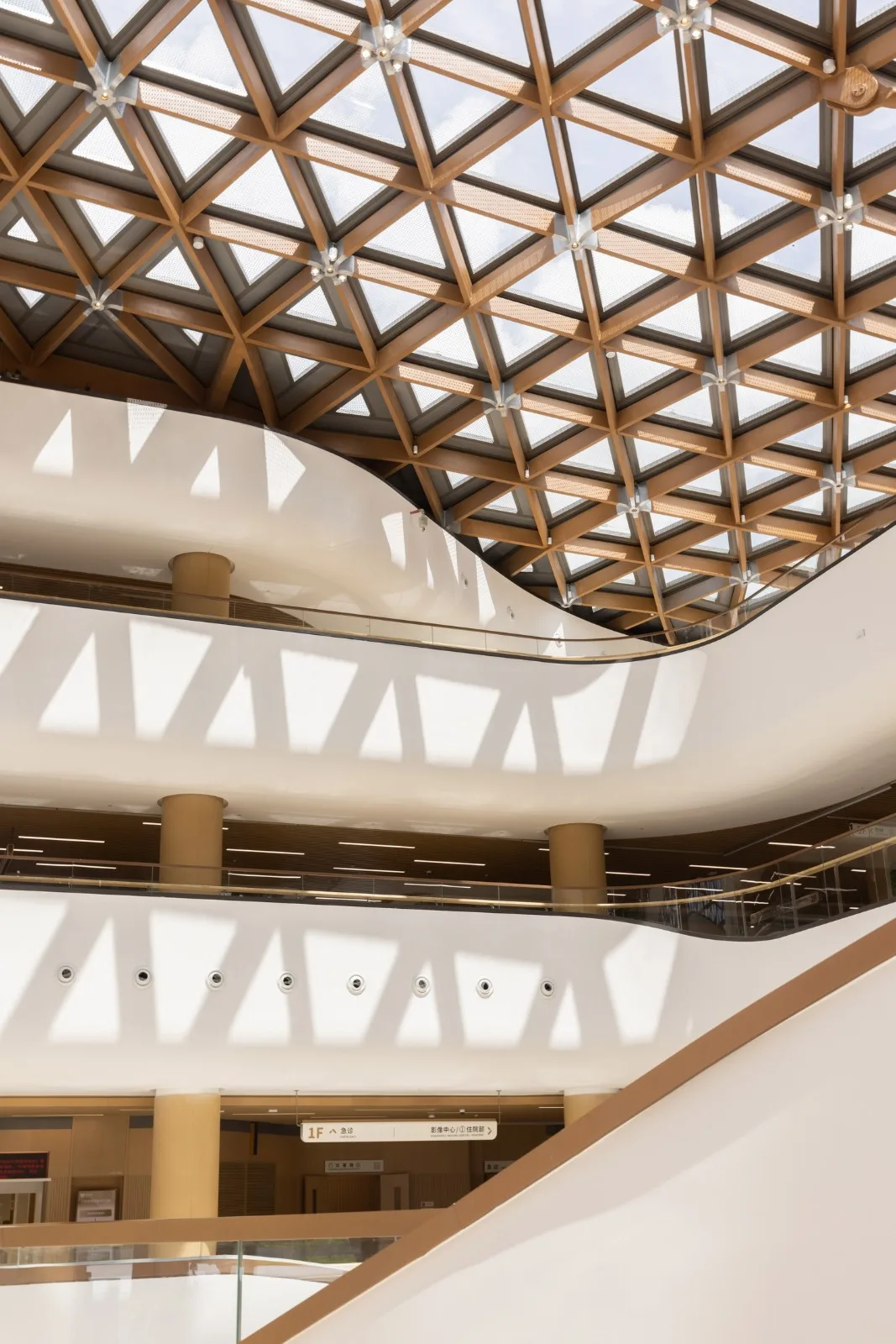BIM建筑|美的·和祐医院-投资百亿的全球最美花园式医院 / 英国杰典国际建筑